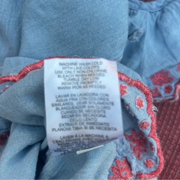 🍭Vince Camuto Girls' Chambray Romper with Pink Floral Embroidery Accents 24m - Picture 5 of 5